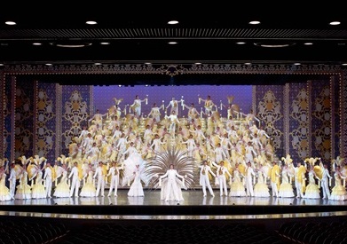 兵庫県旅行のおすすめ観光スポット人気投票・ランキング　1位　宝塚大劇場の画像