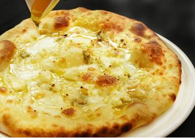 定番から珍しいピザまで！ランキング - 人気投票　－位　クアトロフォルマッジの画像